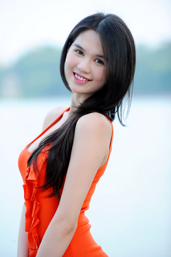 1000asianbeauties: Ngoc Trinh in Orange Skirt Sexy Girl - Vi