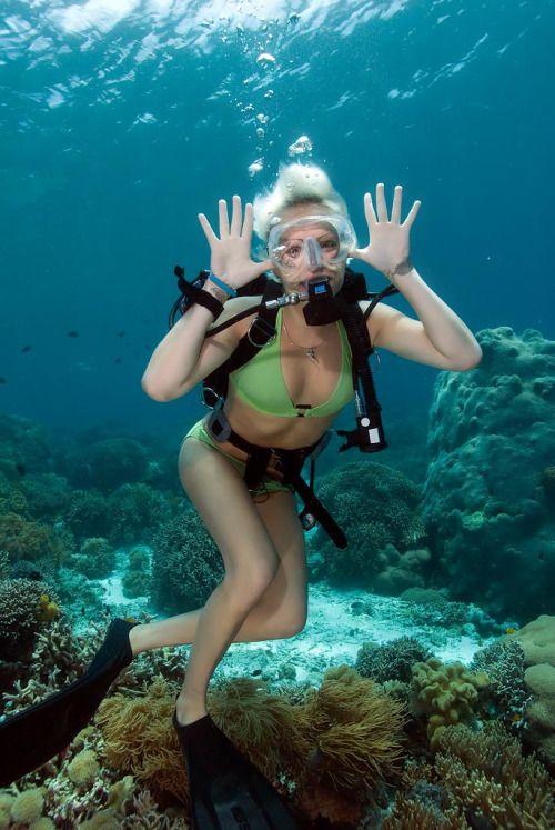 Girl Nude Underwater Scuba Diving